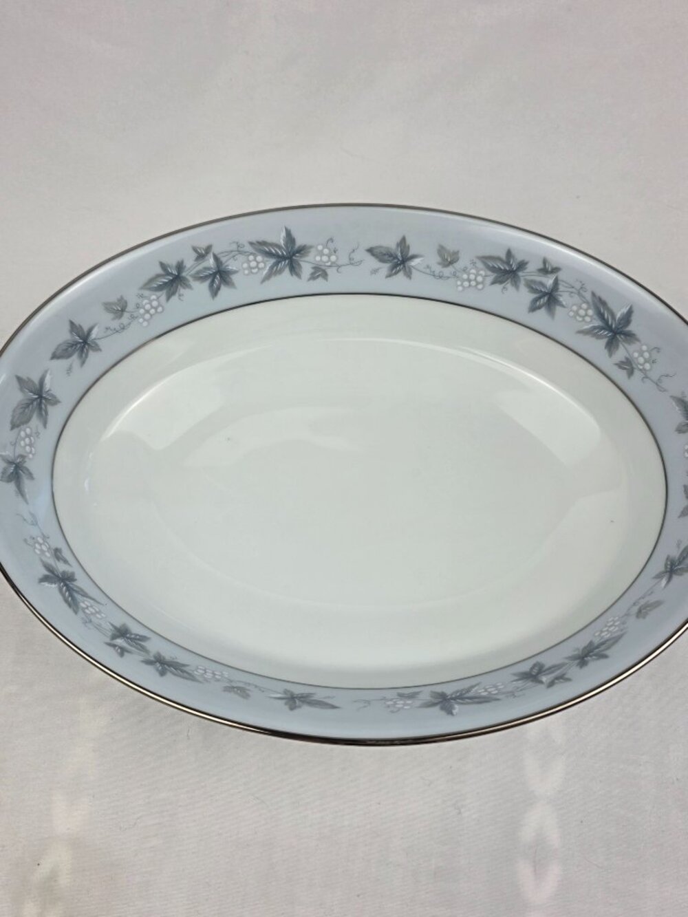 Noritake Bluecourt 9 Inch Oval Serving Bowl #6844 Blue Rim White Grapes